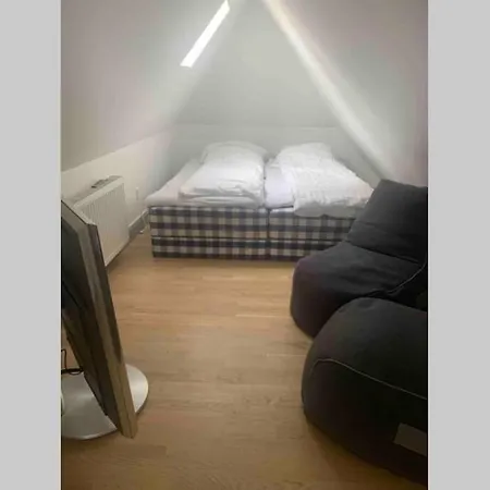 Ferie I -huset Med Den Gronne Dor Lägenhet
