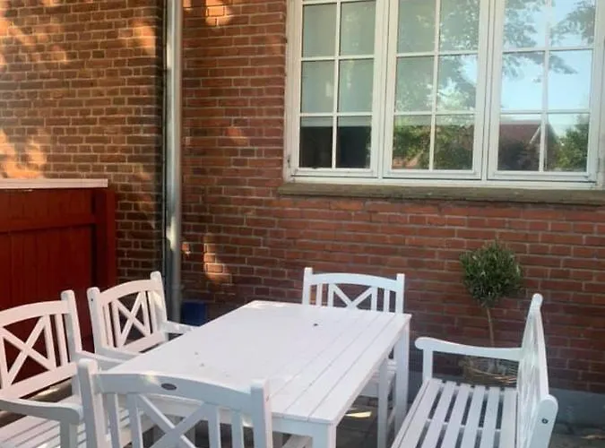 Ferie I -huset Med Den Gronne Dor Σκάγκεν